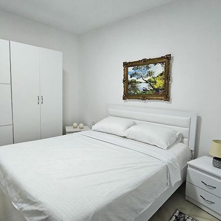Guesthouse Albi Berat Exterior photo
